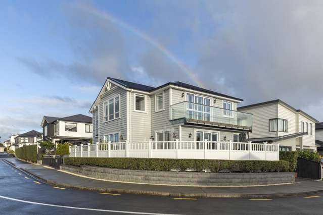 Sea Views, Corner Situated & Dual Masters