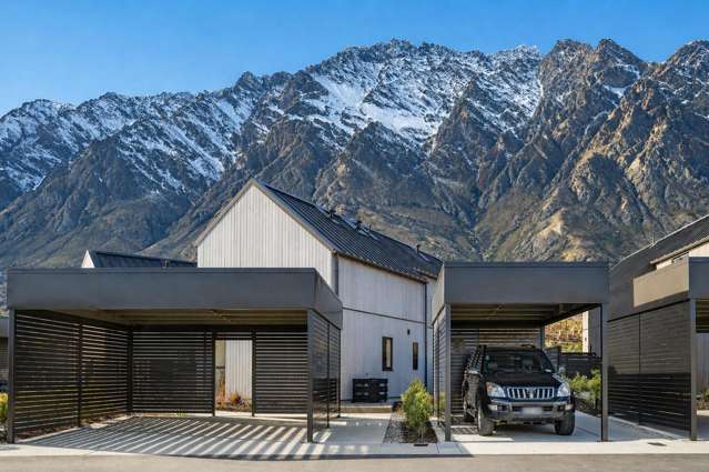 155m2 Section, Views, Fully Furnished. Really?