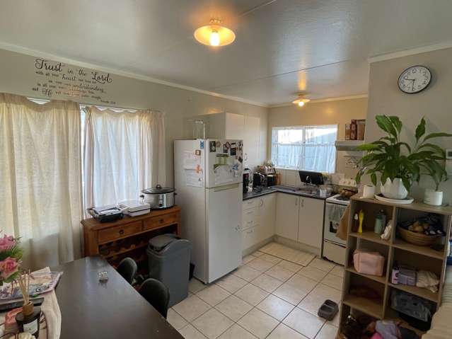 7b Tarbet Place Flaxmere_2