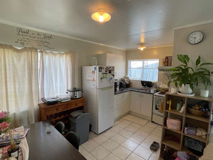 7b Tarbet Place Flaxmere_2