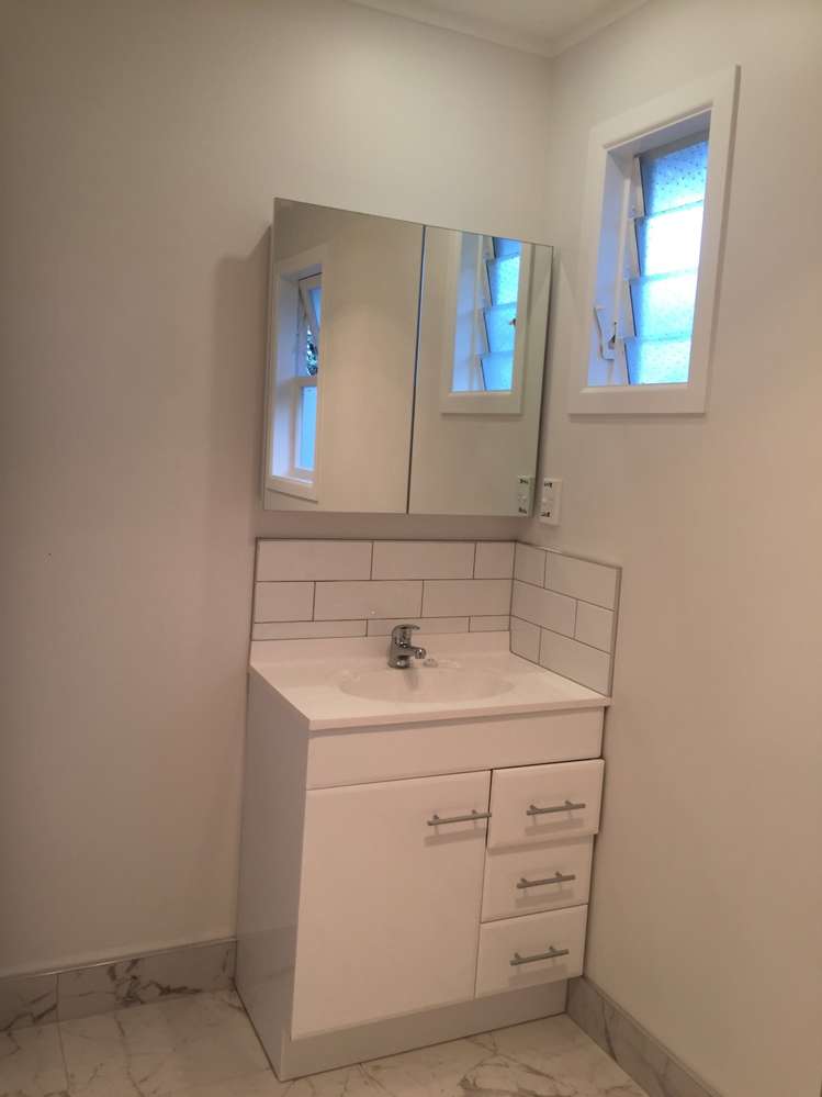 9 Aronui Terrace Kelston_6