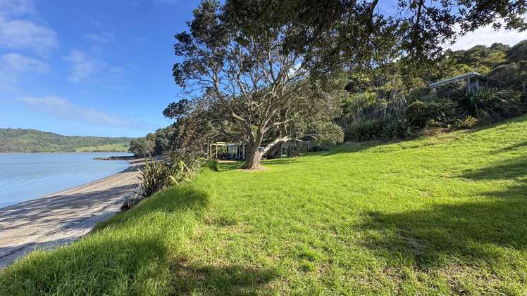 117 Hunterville Road Waiheke Island_14