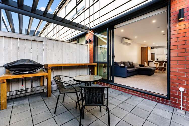 6 Magnetite Lane Flat Bush_18