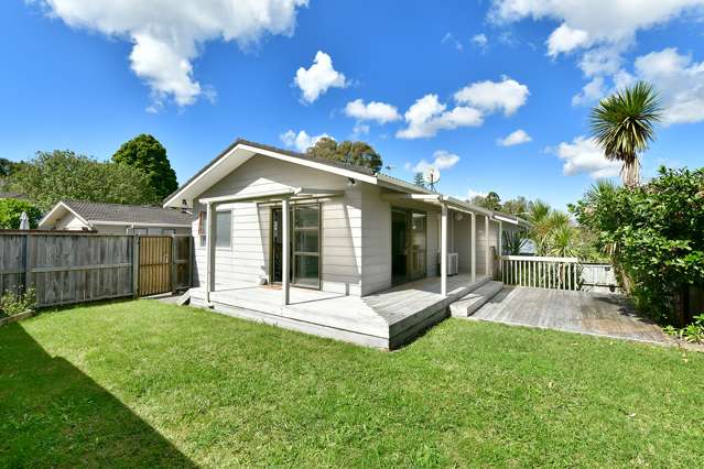 13 & 13A Wilkinson Way Browns Bay_1