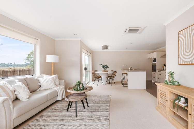 9 Barossa Way Brookfield_2