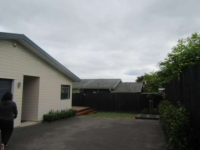 326a Glengarry Road Glen Eden_1