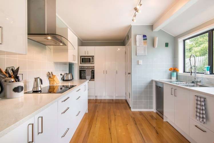 78 Kervil Avenue Te Atatu Peninsula_1