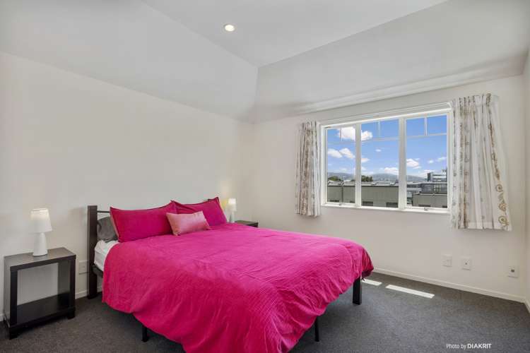 8/10 Colombo Street Newtown_7