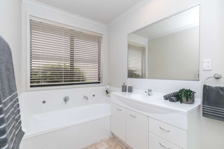 24 Parkside Drive Huntington_13