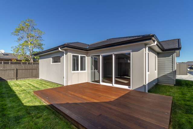 2&3/52 Park Road Greenmeadows_1