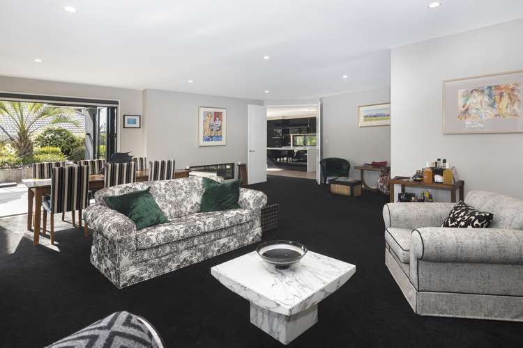 2 Country Place Burwood_15