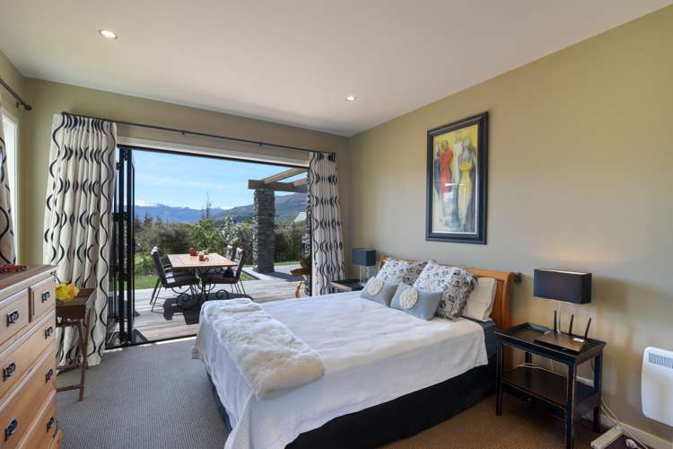 6 Bretby Court Jacks Point_18