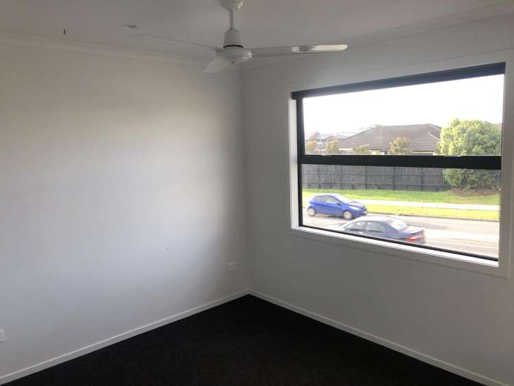 65 Featherstone Drive 2743_10