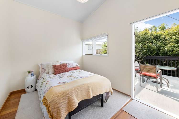 1/15 Castaing Crescent Te Atatu South_11
