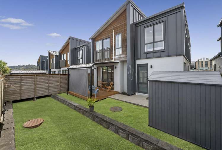 8 Whakaora Lane Flat Bush_2