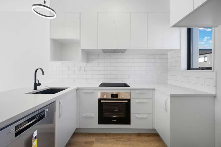 47 Kiato Lane Flat Bush_14