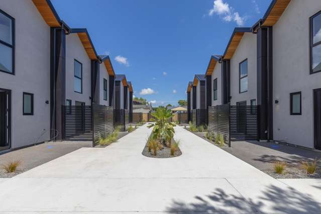 624A Queen Street East (units A, B, C, I & J) Levin_1