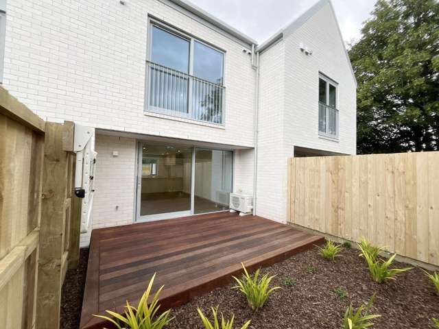 Spacious brand new 2 bedroom townhouse in Linwood