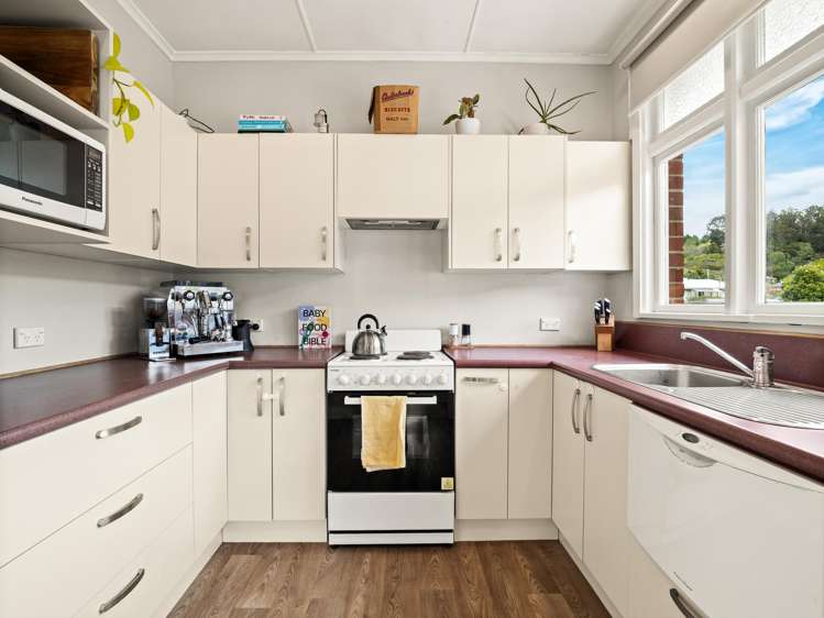 387 North Road North East Valley_9