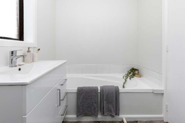 324 Greers Road Bishopdale_13