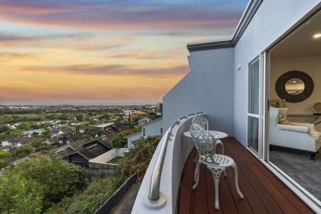 REMUERA, VIEWS AND WALK TO MEADOWBANK SCHOOL