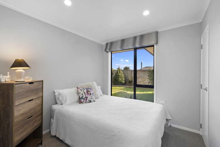 5b James Drive Bell Block_13