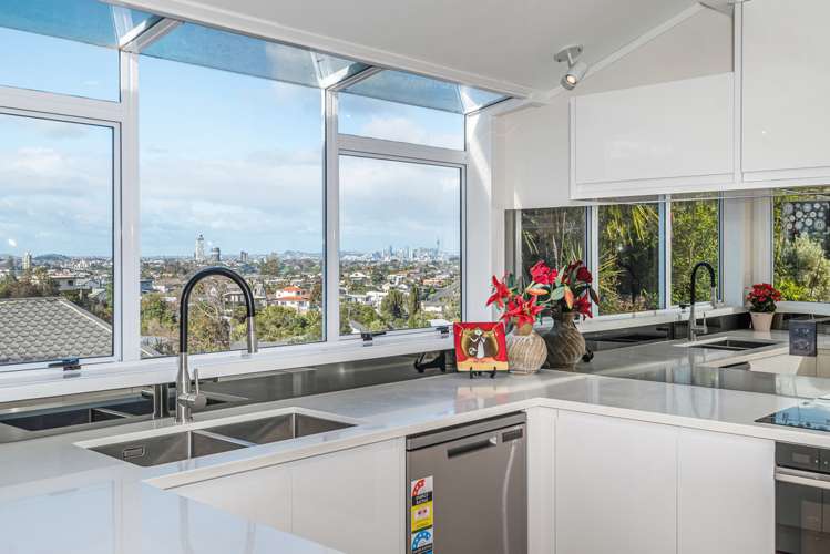 82 Seaview Road Castor Bay_10