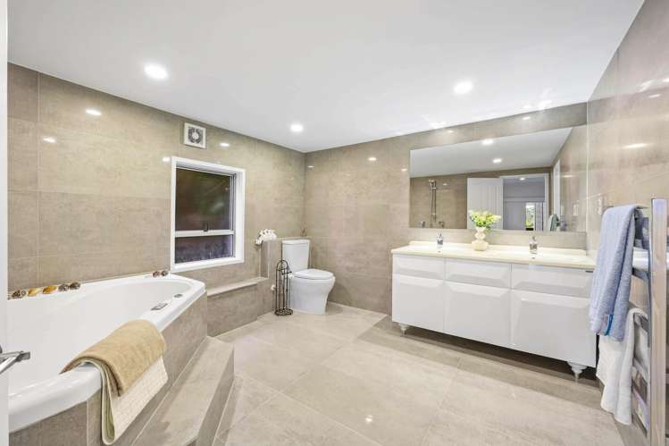 5A Colmar Road Mellons Bay_39