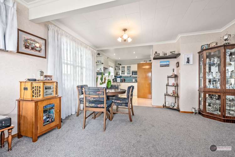 37 Dalton Grove Stokes Valley_10