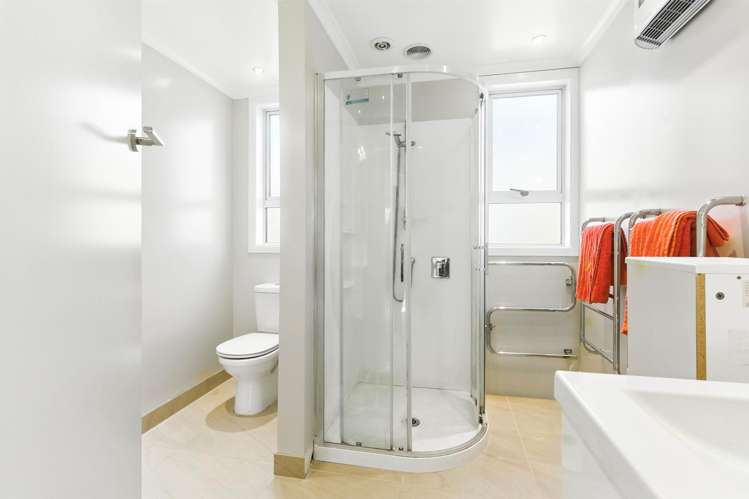 82 District Road Green Island_13