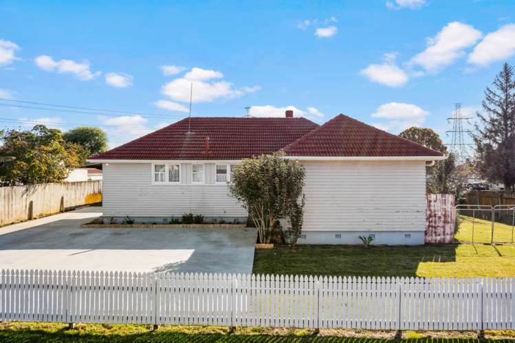 35 Waipapa Crescent Otara_12