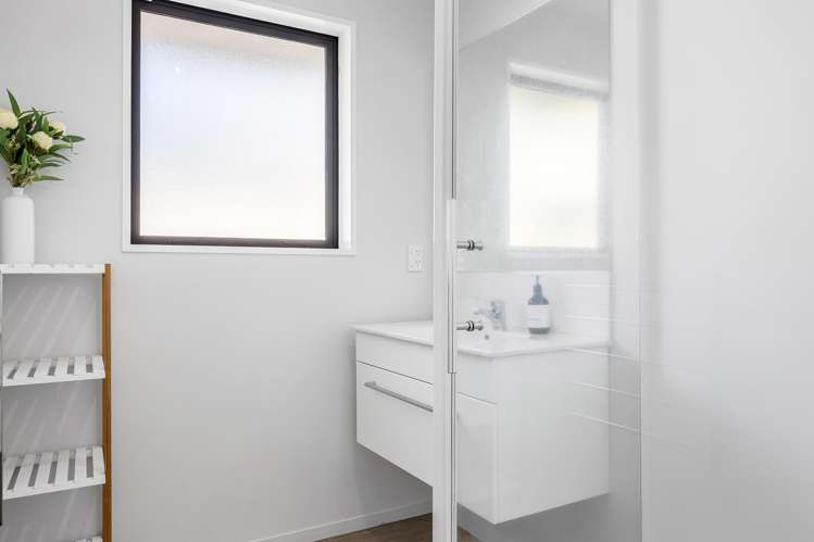 2/134 Geraldine Street_4