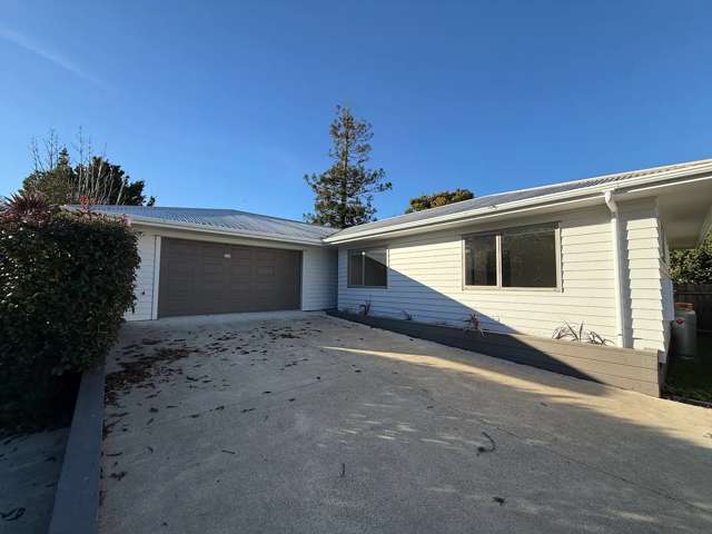 Modern 3-Bedroom home in the heart of Whakatane!