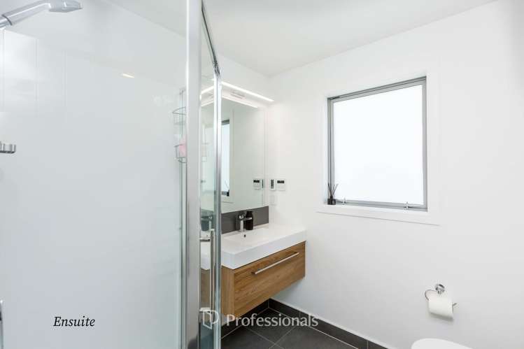 111 Kirton Drive Riverstone Terraces_12