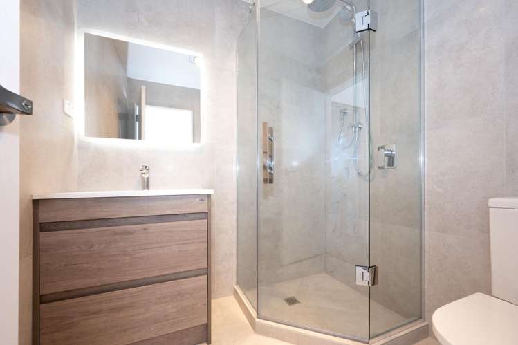 4/737 East Coast Road Browns Bay_9