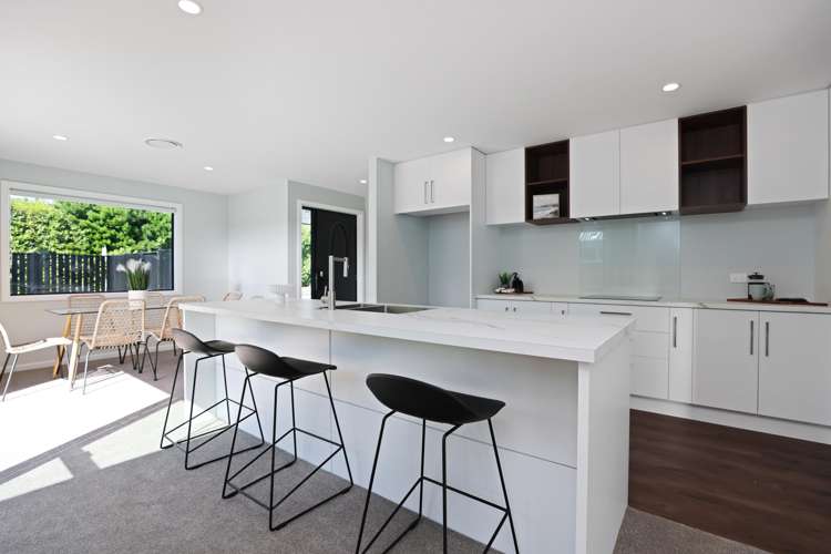 241 Racecourse Road_1