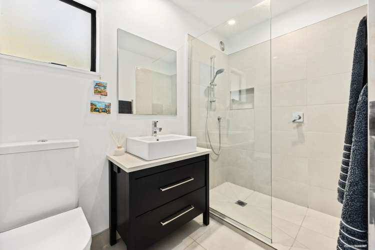 17 Young Street Mahurangi East_18