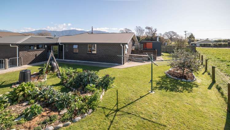 11 Toiora Close Takaka_2