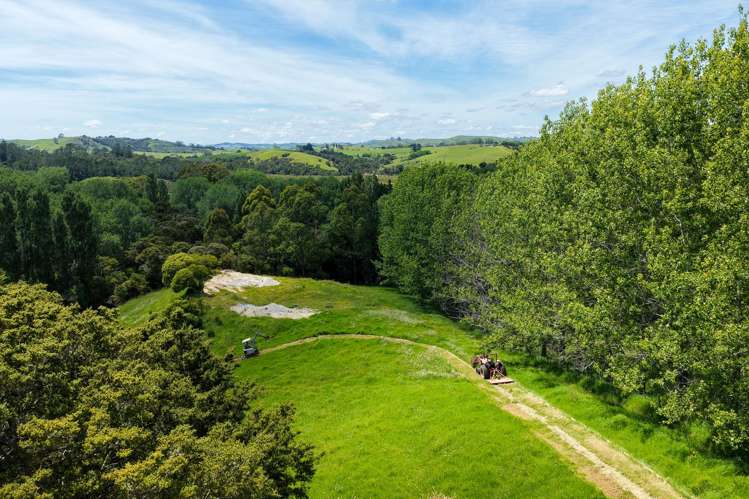 9 Petley Road Paparoa_11