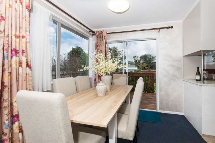 15 Kelman Road Kelston_15