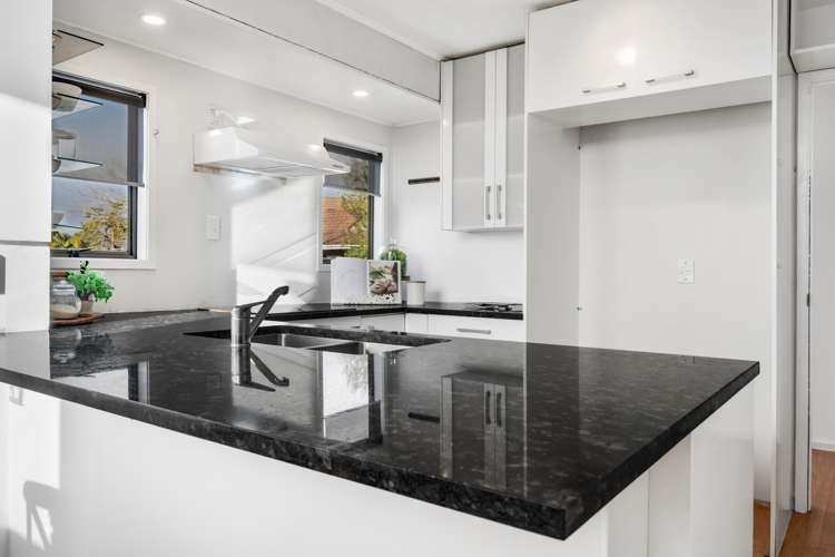 1/30 Curacao Place Half Moon Bay_10