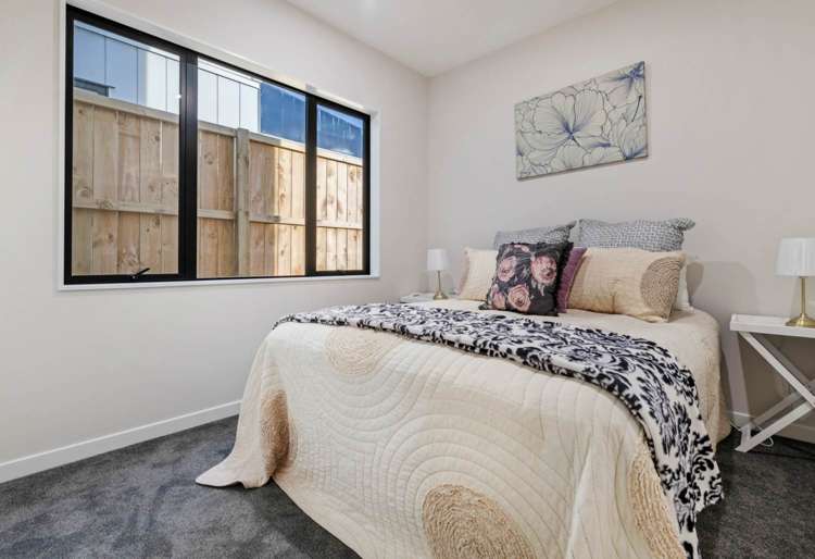 12 Woodacre Street Flat Bush_10