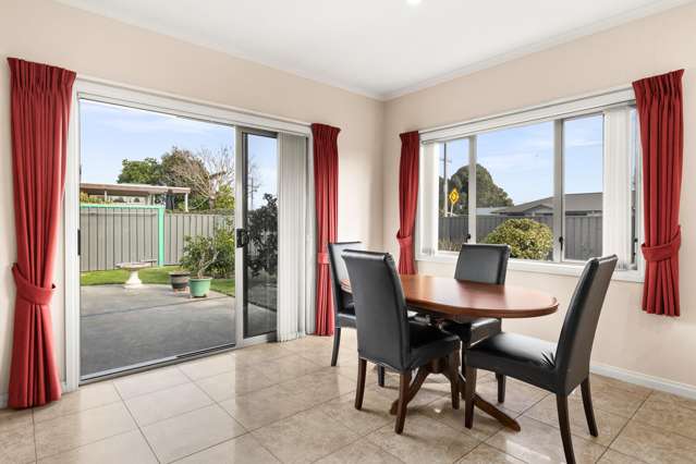 2 Delta Mews Place Clive_4