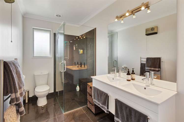 8 Simms Lane West Melton_14