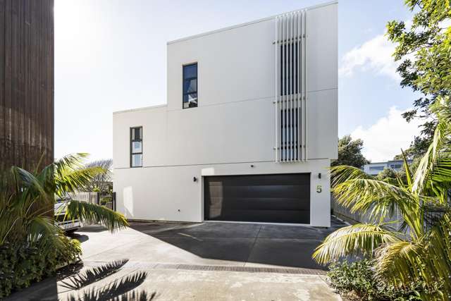 LOCATION, CONVENIENCE, BEACH LIFESTYLE