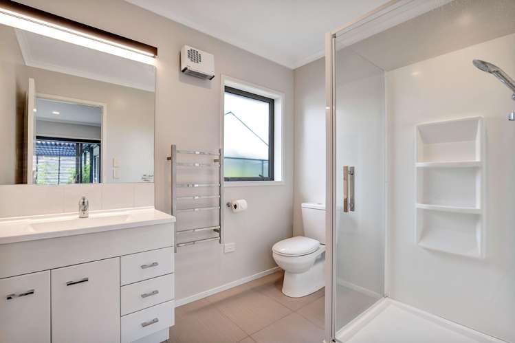 122 Pohutukawa Place Waiwhakaiho_13