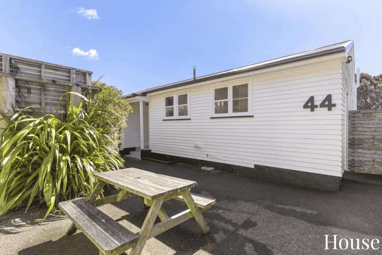 44 Haumia Street Johnsonville_1