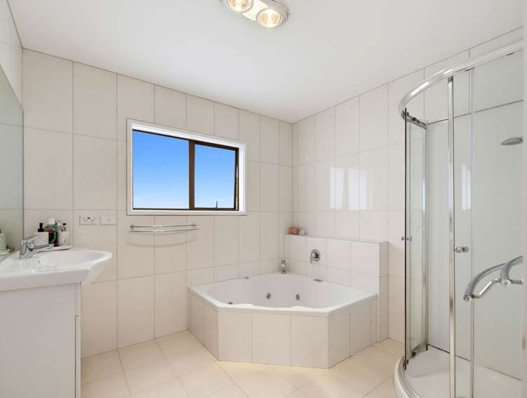 8B Eastwood Rise Browns Bay_15