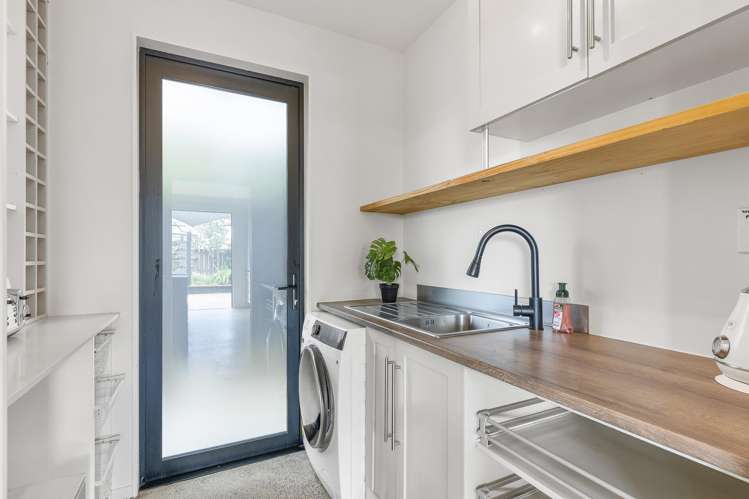 2/10 Etherton Drive Weymouth_10