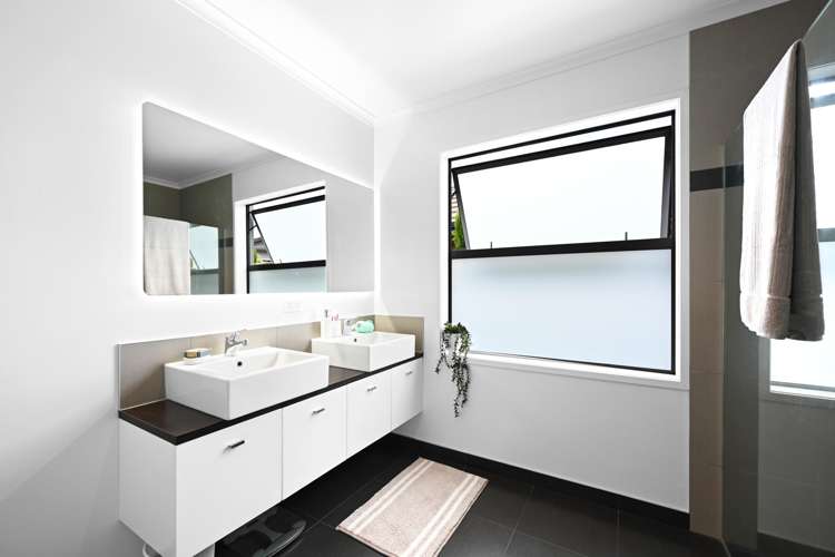 5 Hawkridge Rise Huntington_14
